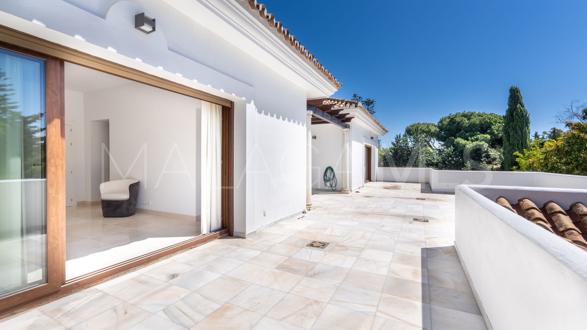 Villa for sale in Guadalmina Baja