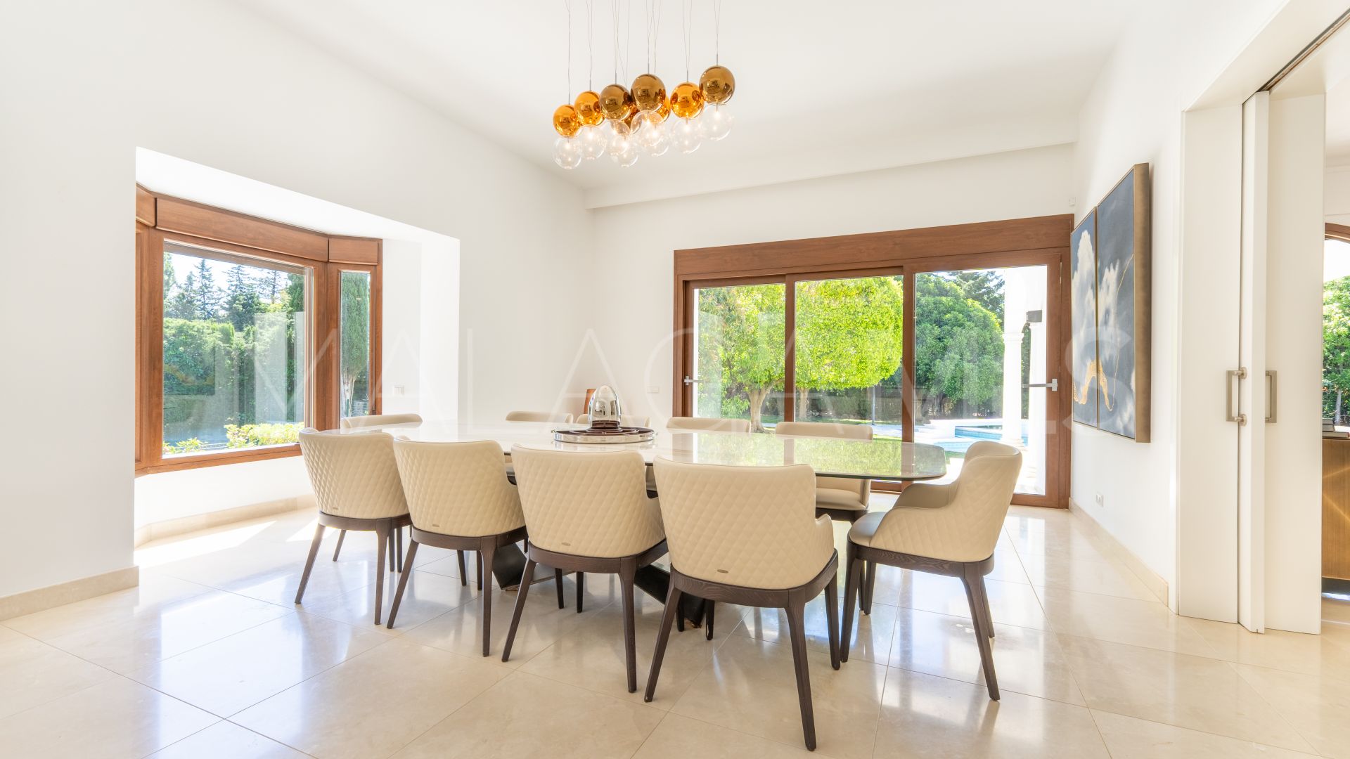 Villa for sale in Guadalmina Baja