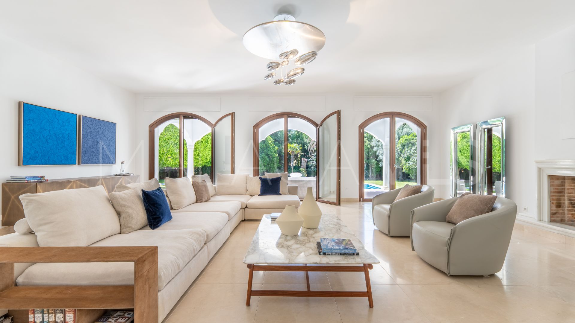 Villa for sale in Guadalmina Baja