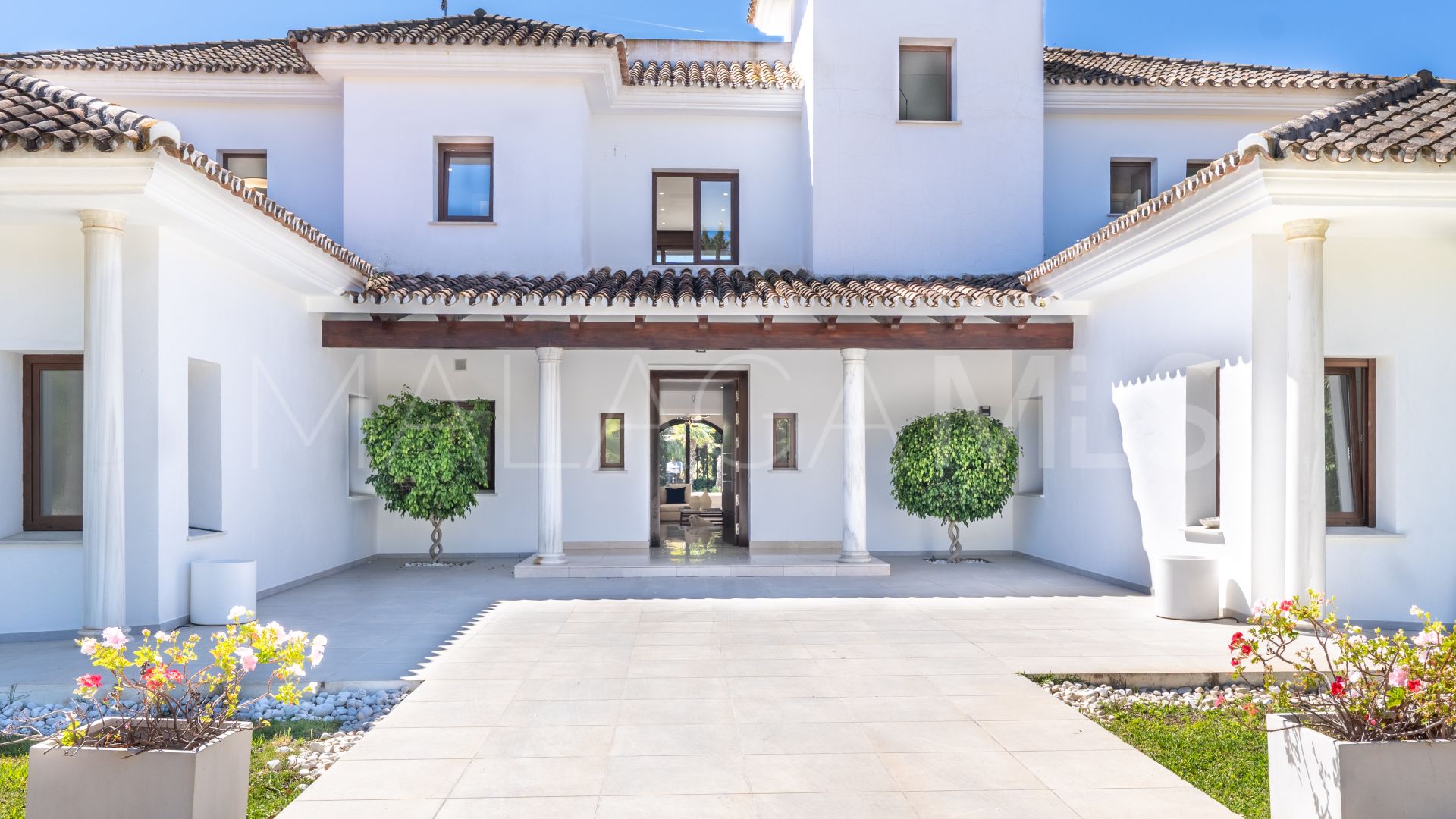 Villa for sale in Guadalmina Baja