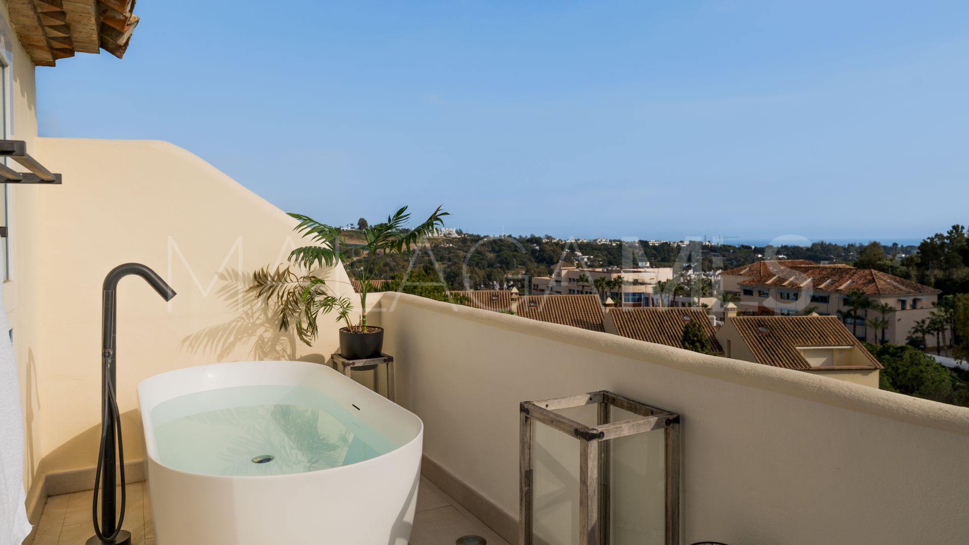 Maison de ville for sale in Los Pinos de Aloha