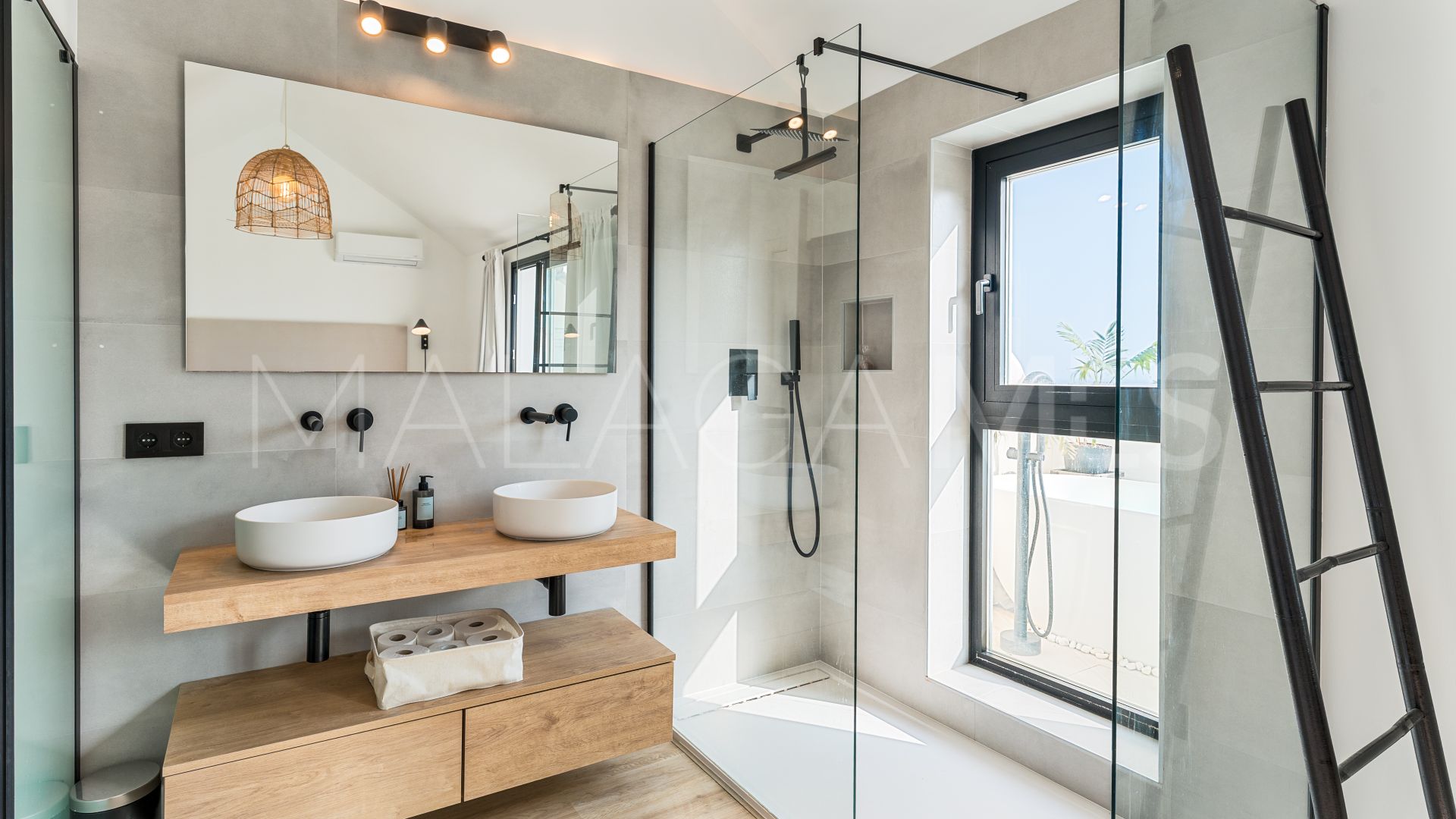 Maison de ville for sale in Los Pinos de Aloha