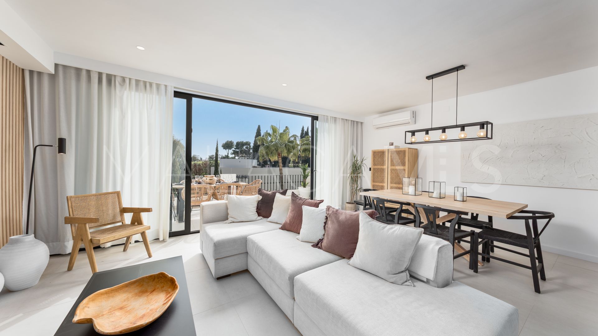 Maison de ville for sale in Los Pinos de Aloha