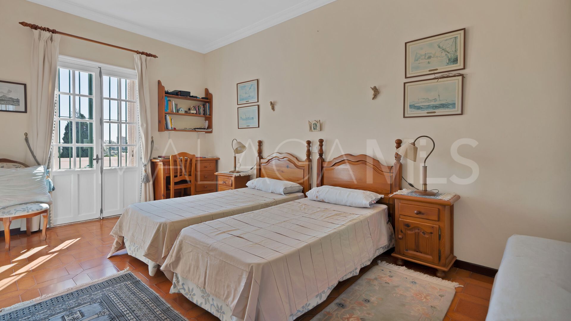 Villa for sale in Las Brisas