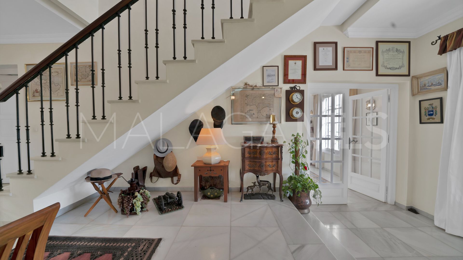 Villa for sale in Las Brisas