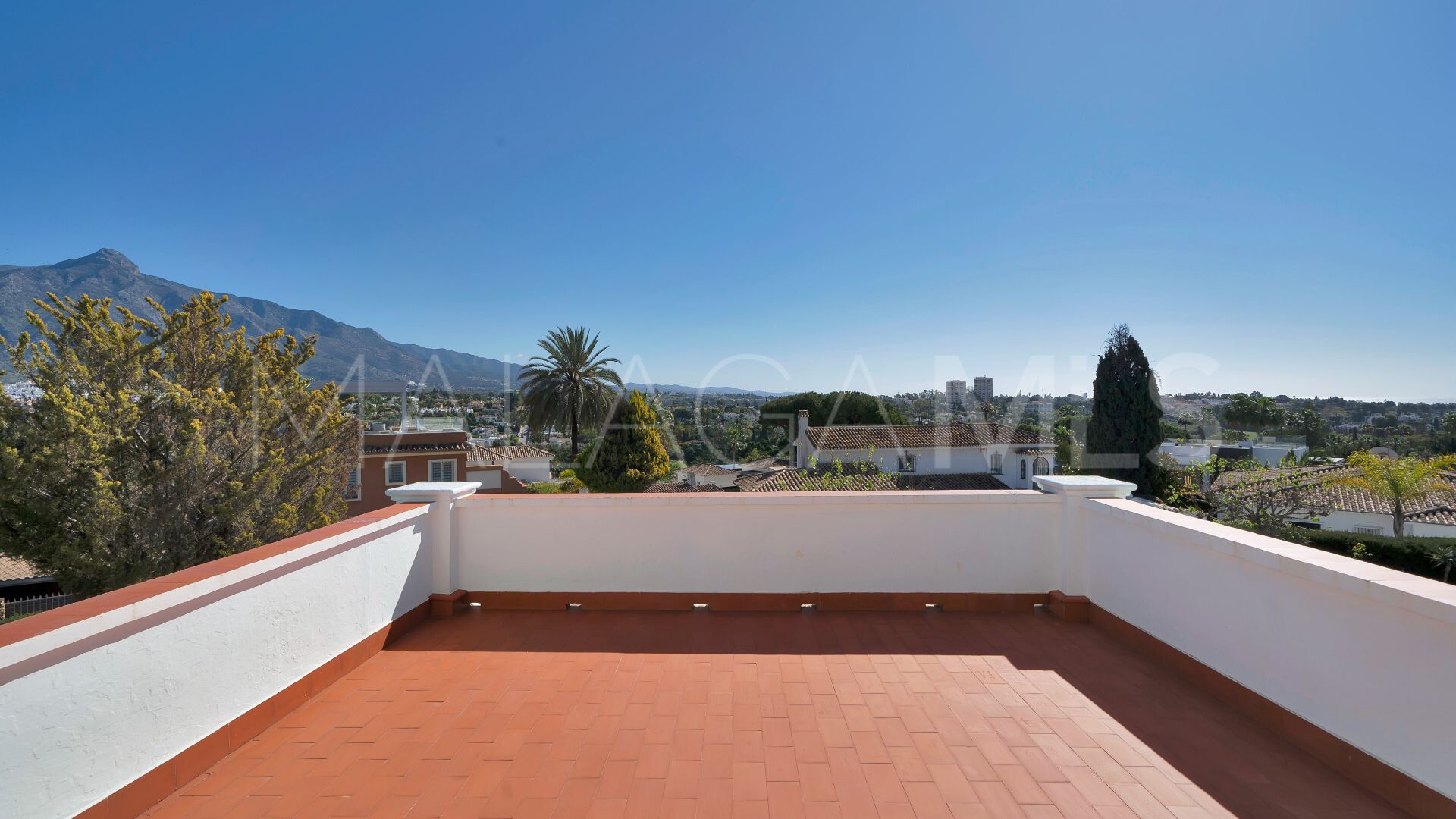 Villa for sale in Las Brisas