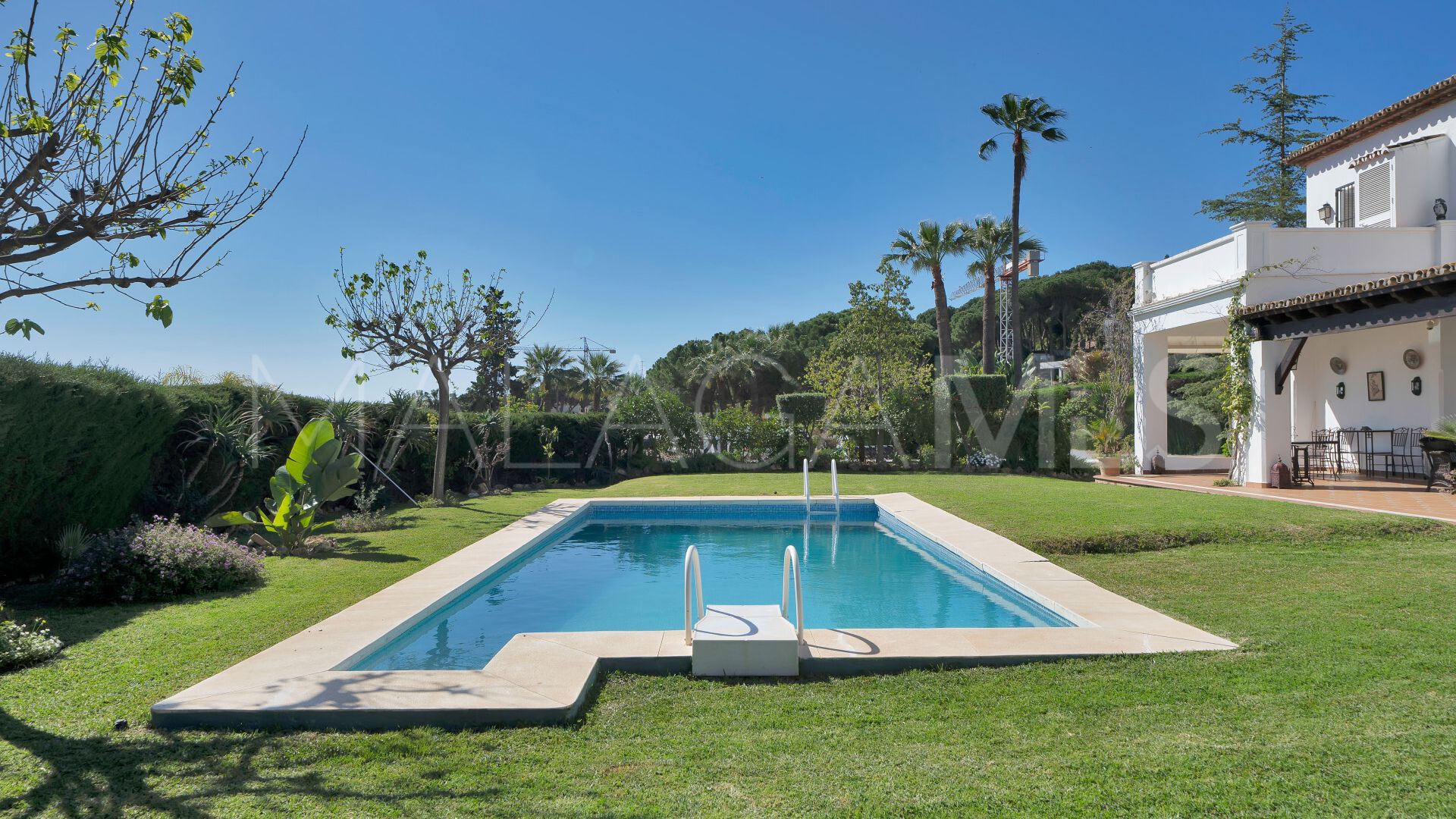 Villa for sale in Las Brisas