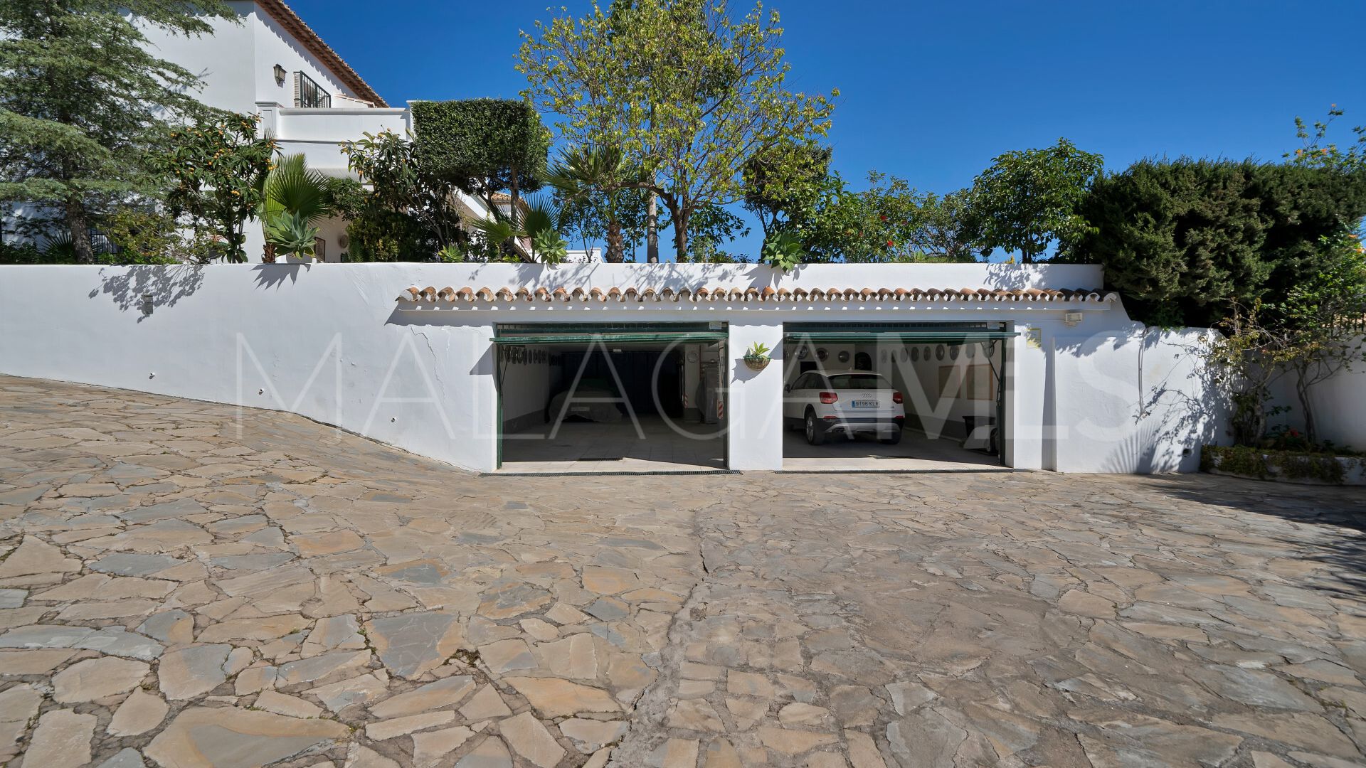 Villa for sale in Las Brisas