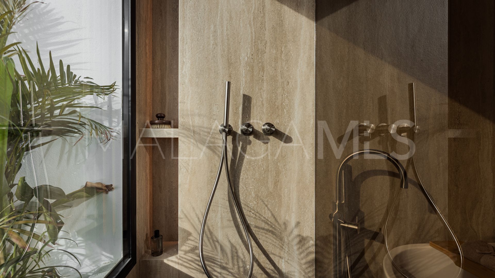 Buy adosado in Altos de Aloha with 3 bedrooms