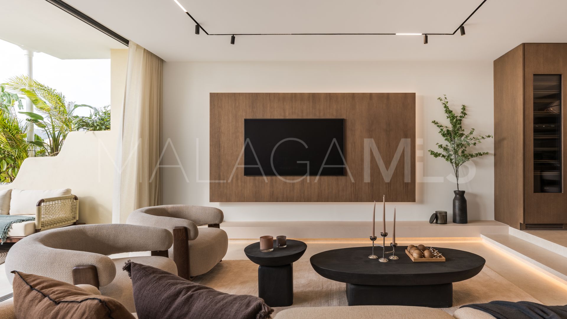 Buy adosado in Altos de Aloha with 3 bedrooms