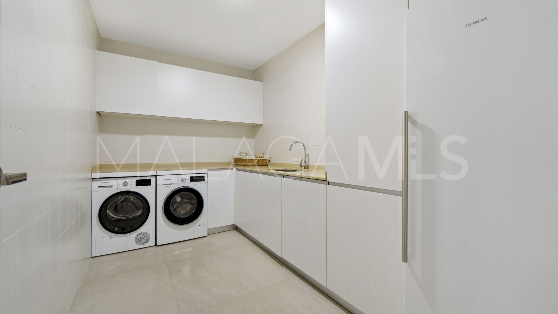 Villa for sale in Altos de Puente Romano