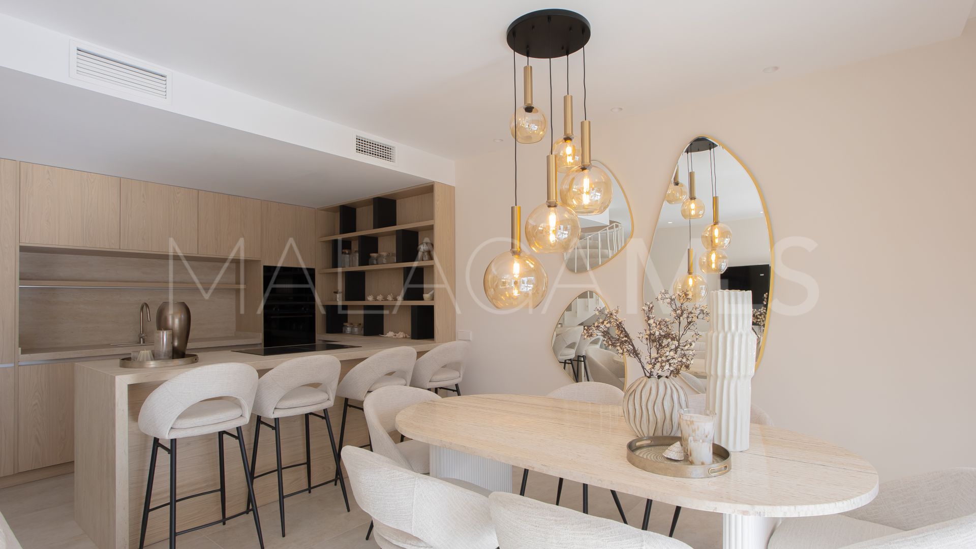 Zweistöckiges penthouse for sale in Aloha Gardens