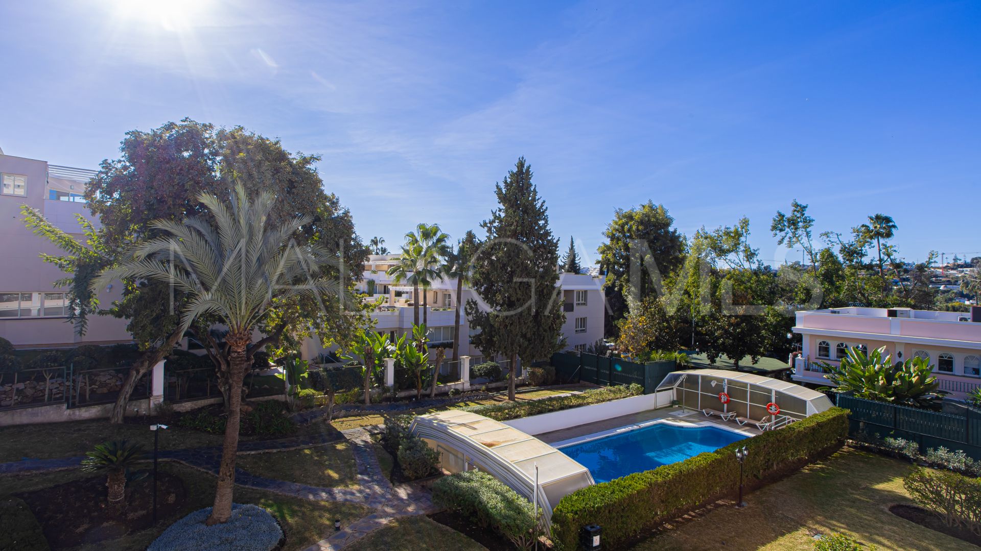 Tvåvånings takvåning for sale in Aloha Gardens