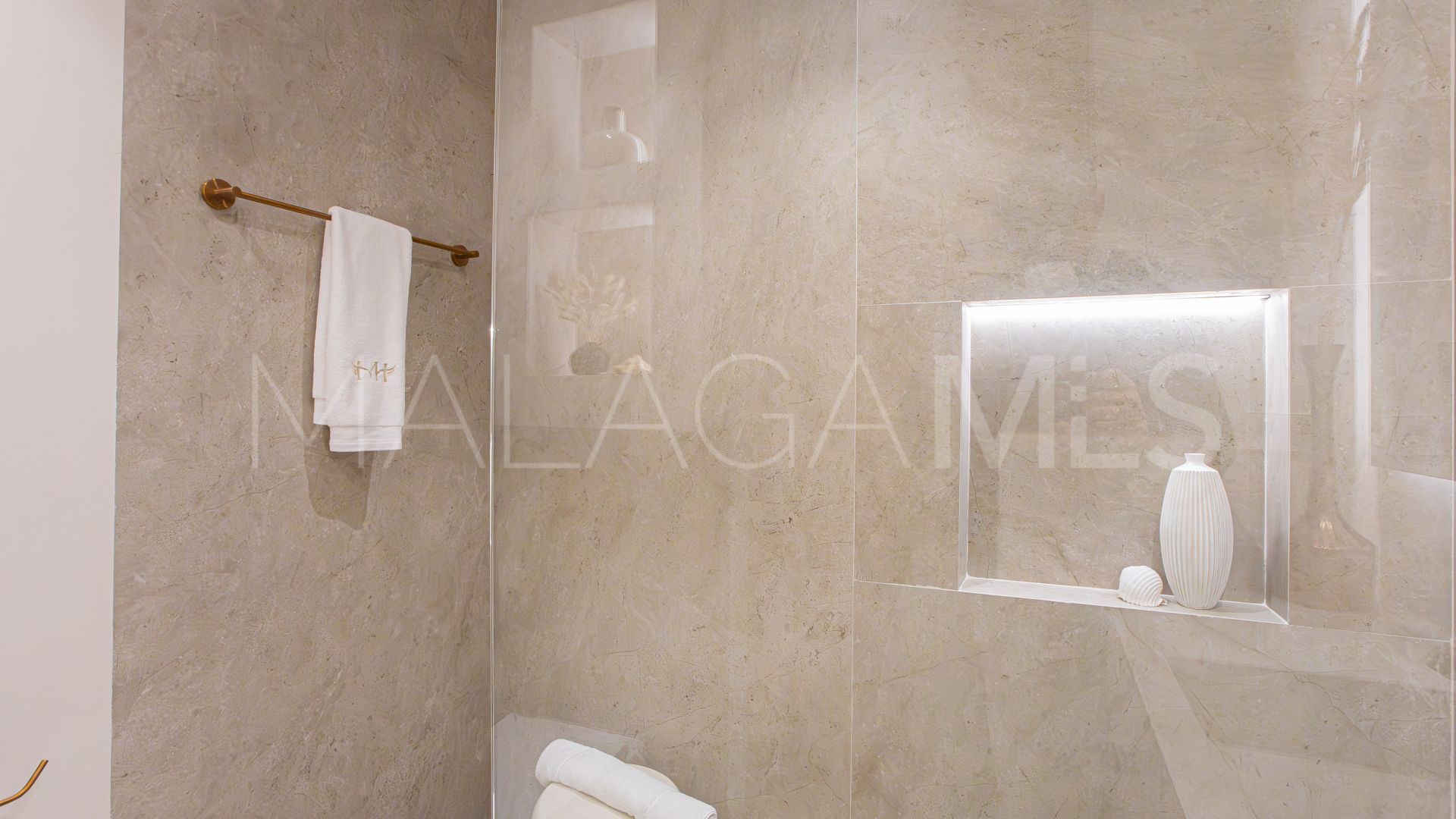 Zweistöckiges penthouse for sale in Aloha Gardens