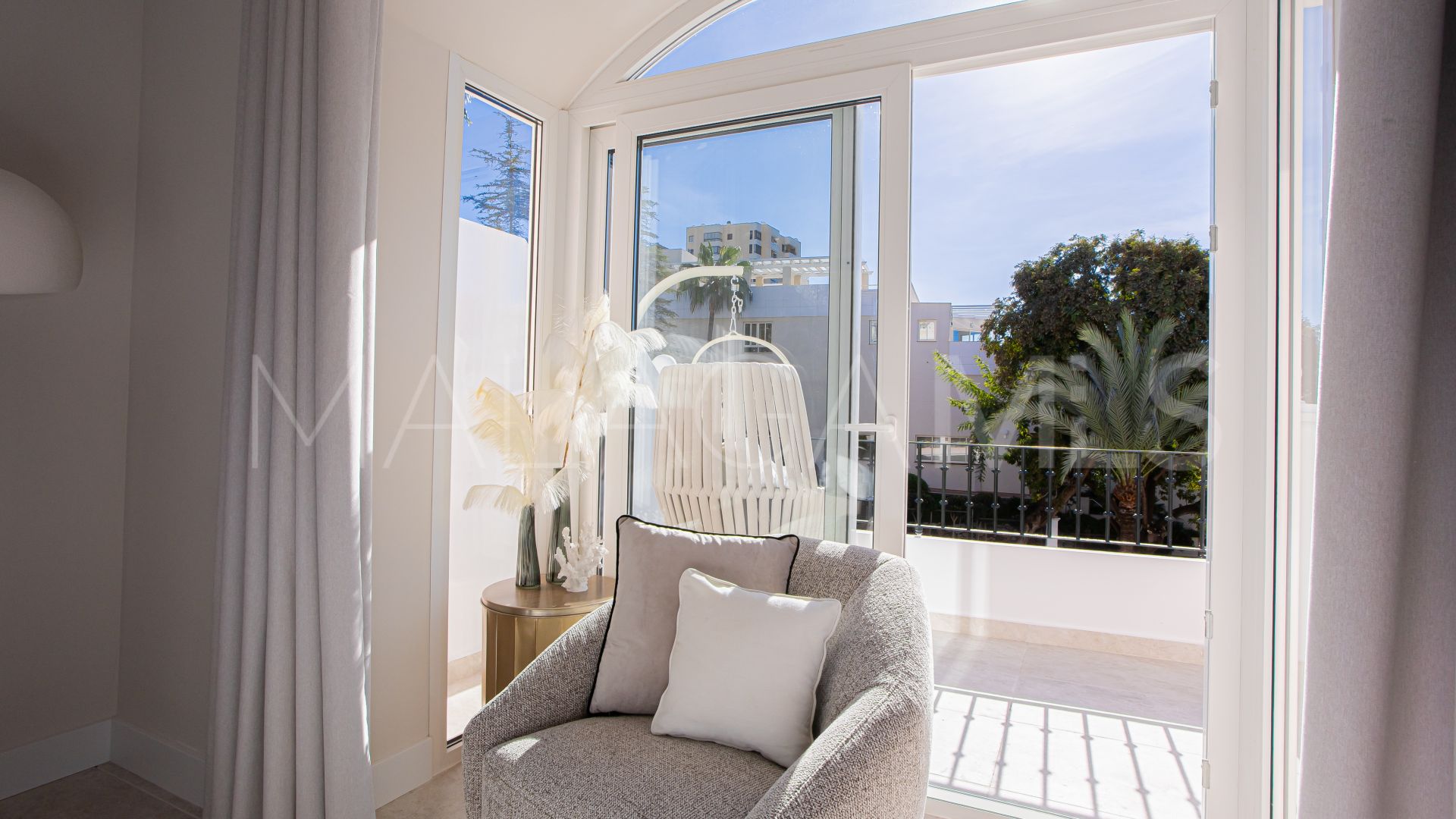 Zweistöckiges penthouse for sale in Aloha Gardens