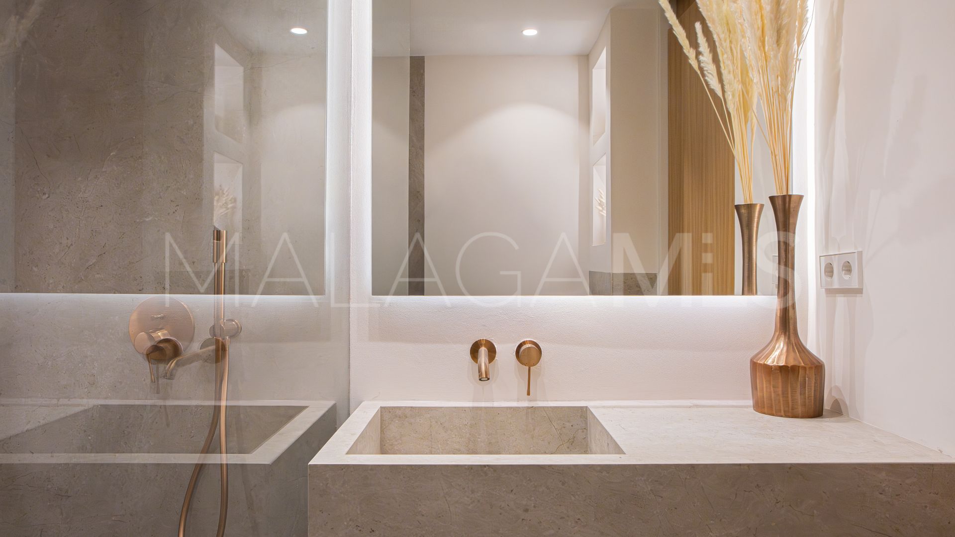 Zweistöckiges penthouse for sale in Aloha Gardens