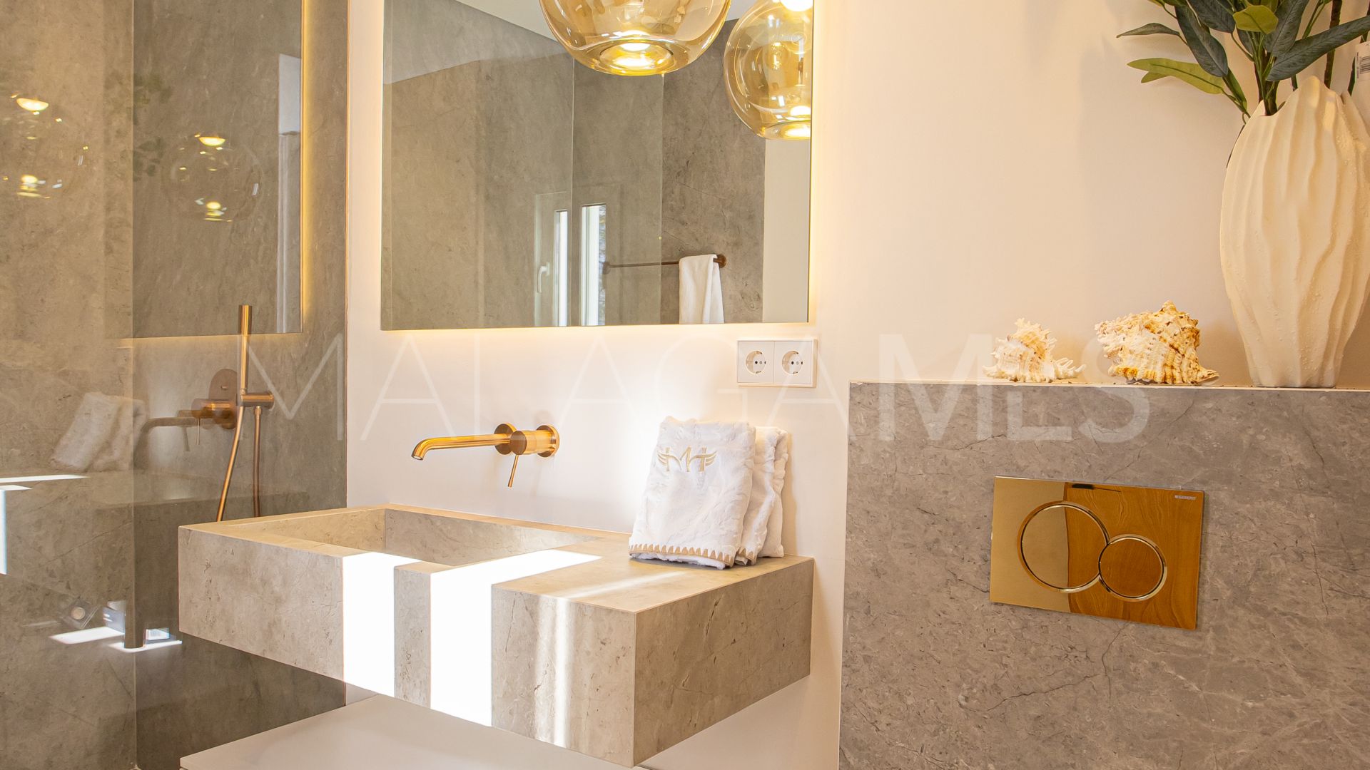 Zweistöckiges penthouse for sale in Aloha Gardens