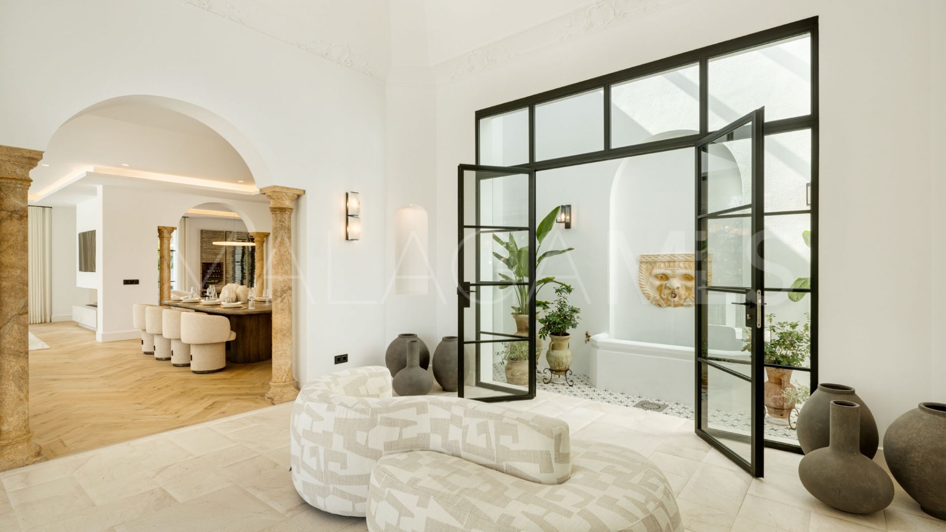 Villa for sale in El Herrojo with 5 bedrooms