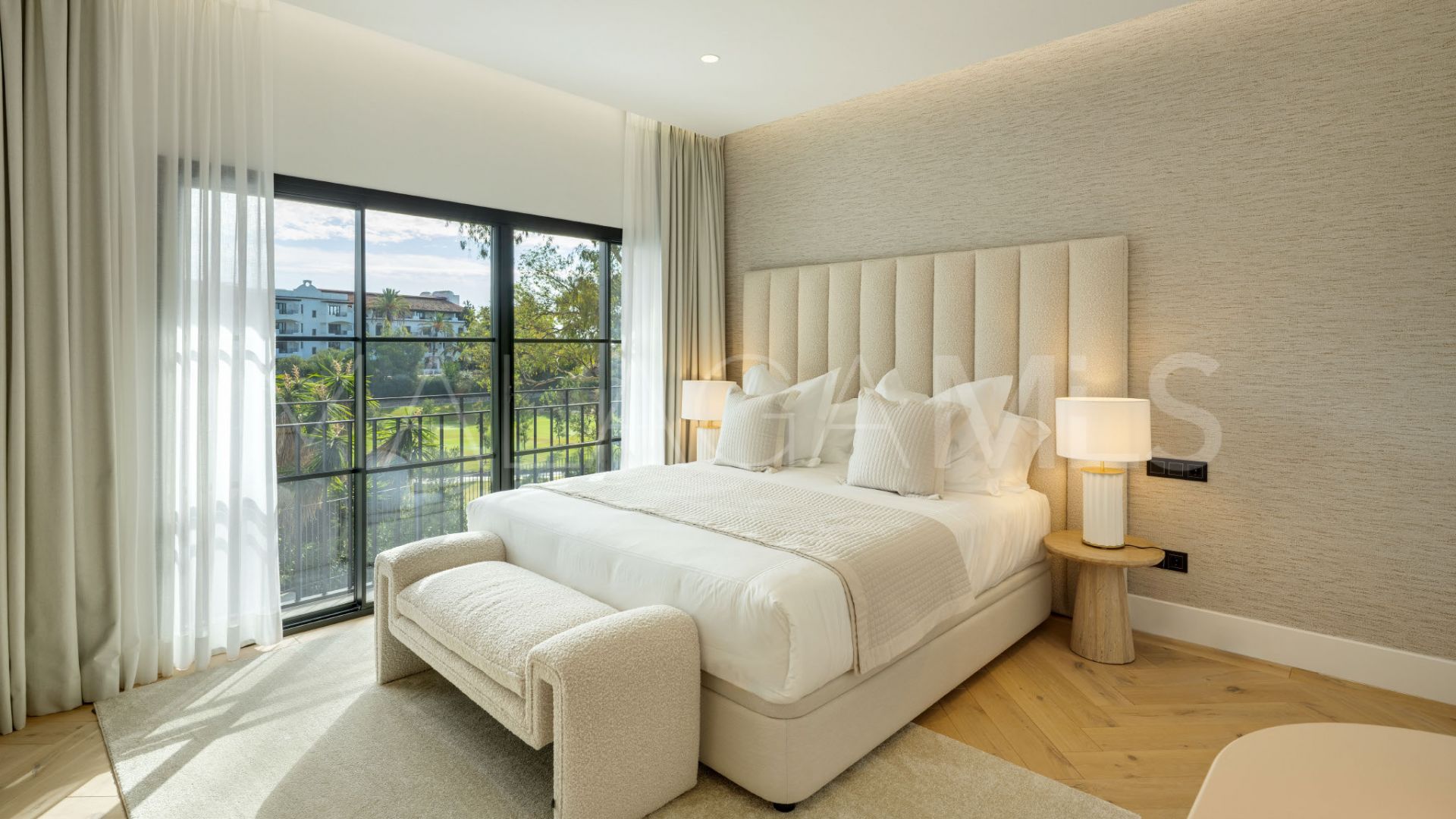 Villa for sale in El Herrojo with 5 bedrooms