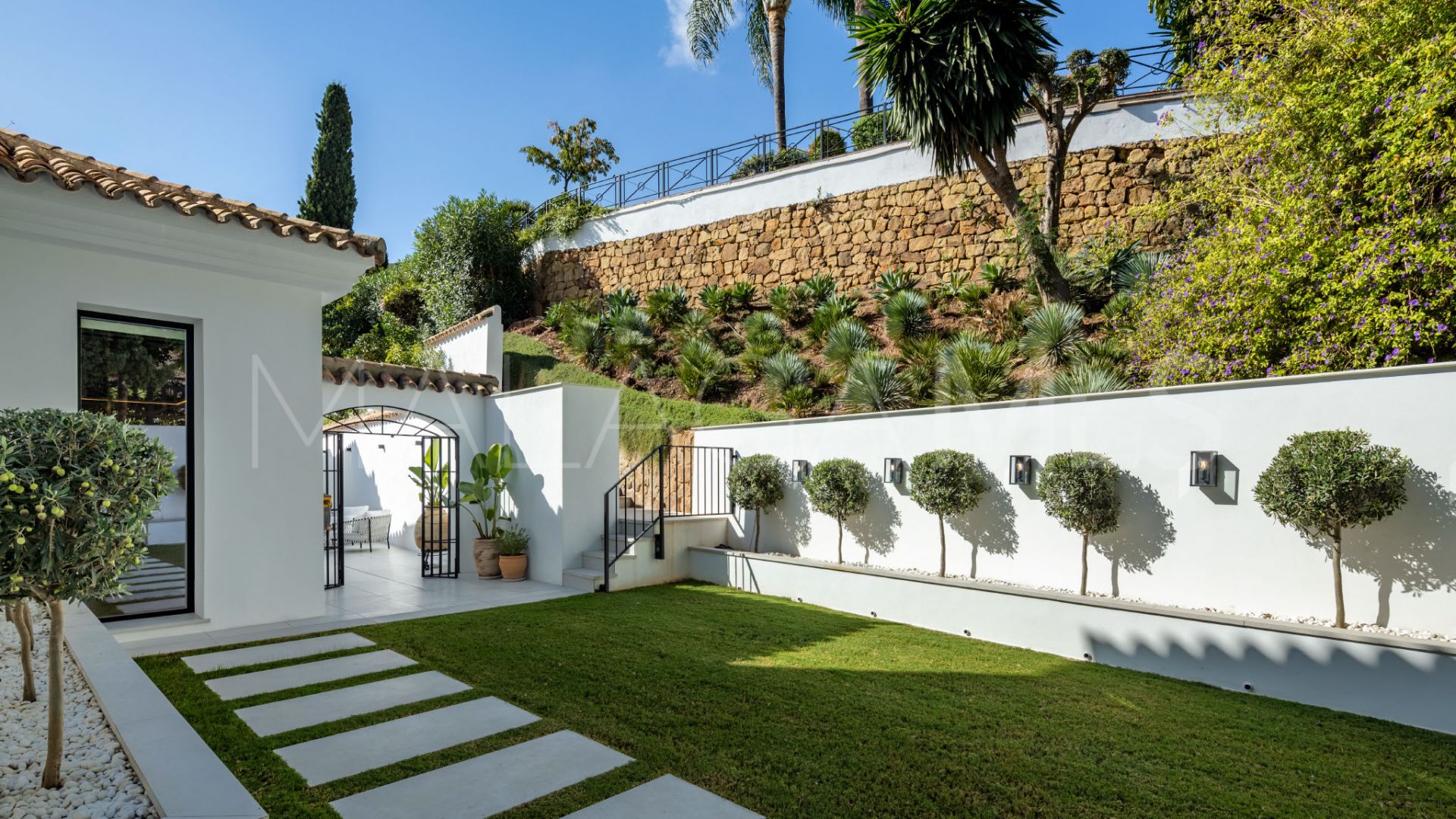 Villa for sale in El Herrojo with 5 bedrooms