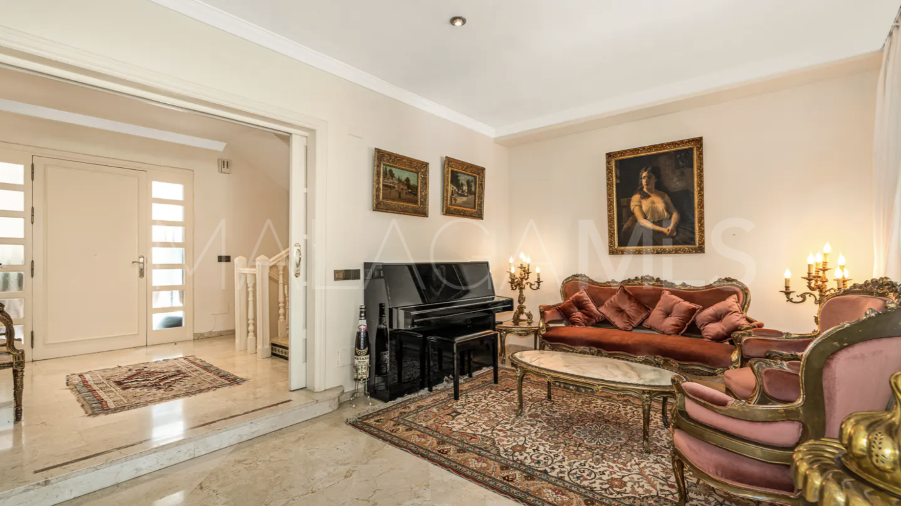Villa for sale in Los Monteros Playa