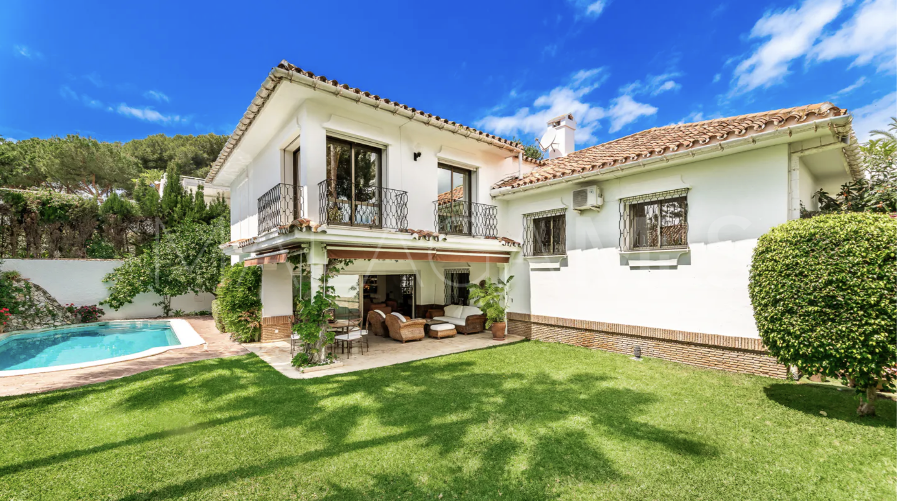 Villa for sale in Los Monteros Playa