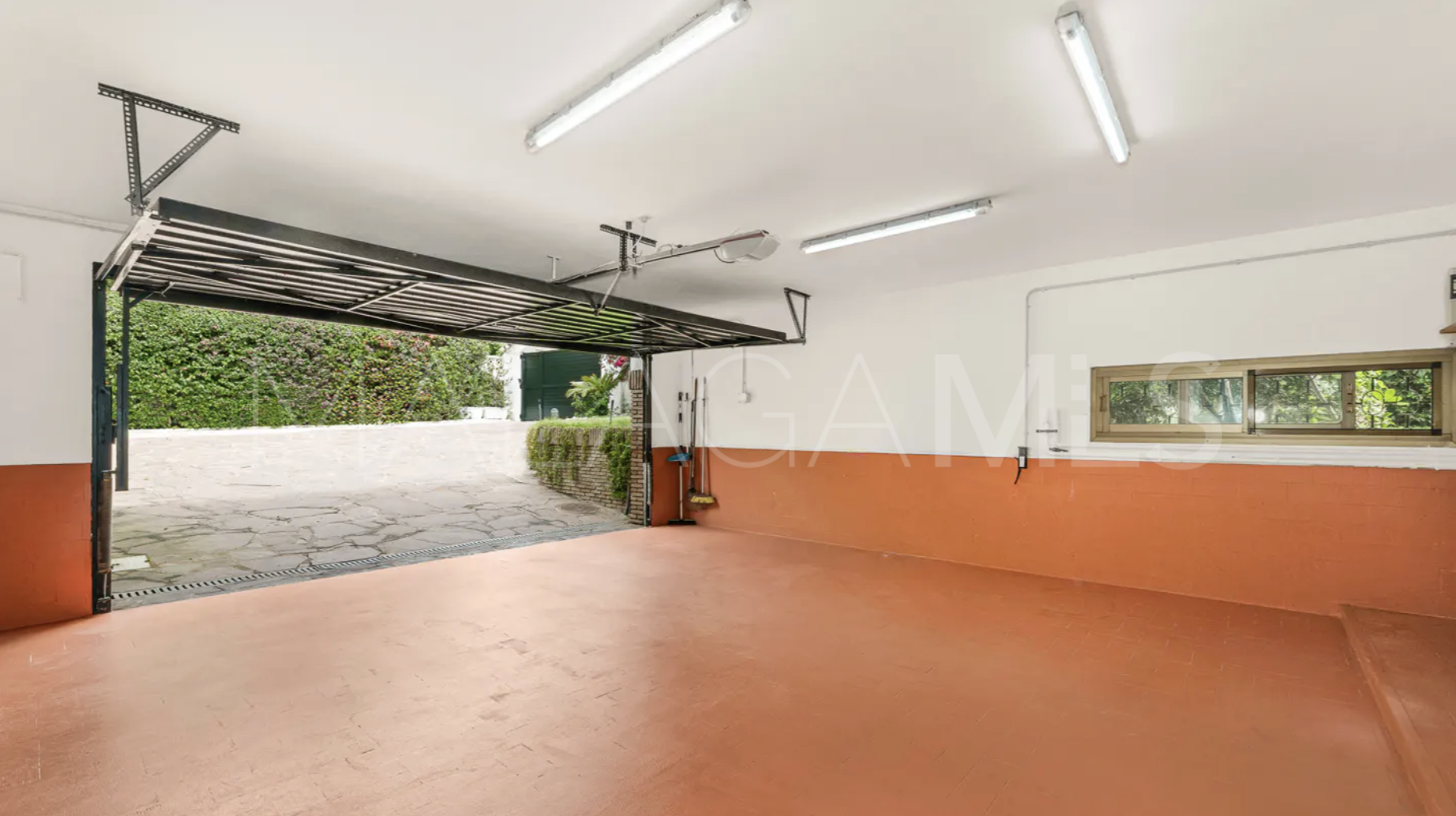 Villa for sale in Los Monteros Playa