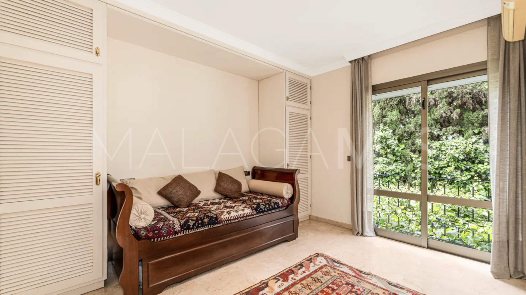 Villa for sale in Los Monteros Playa