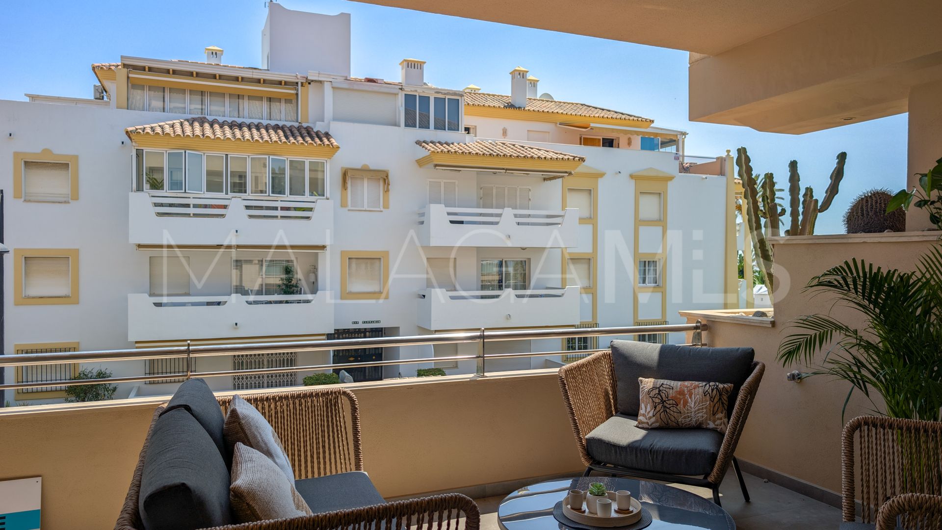 Buy 2 bedrooms apartment in San Pedro de Alcantara