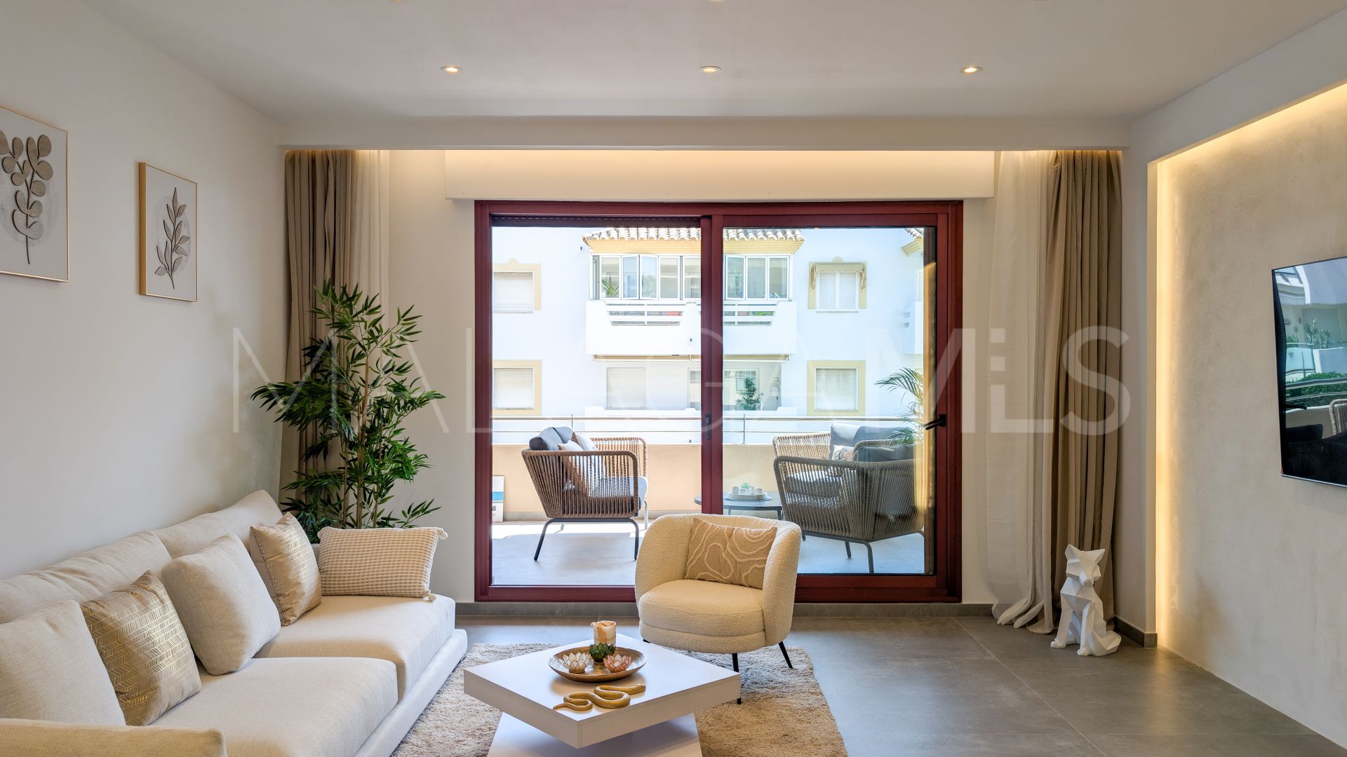 Buy 2 bedrooms apartment in San Pedro de Alcantara