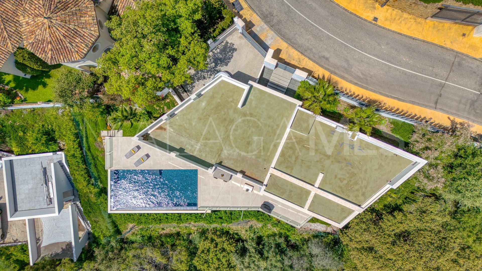 Buy Los Altos de los Monteros villa with 4 bedrooms