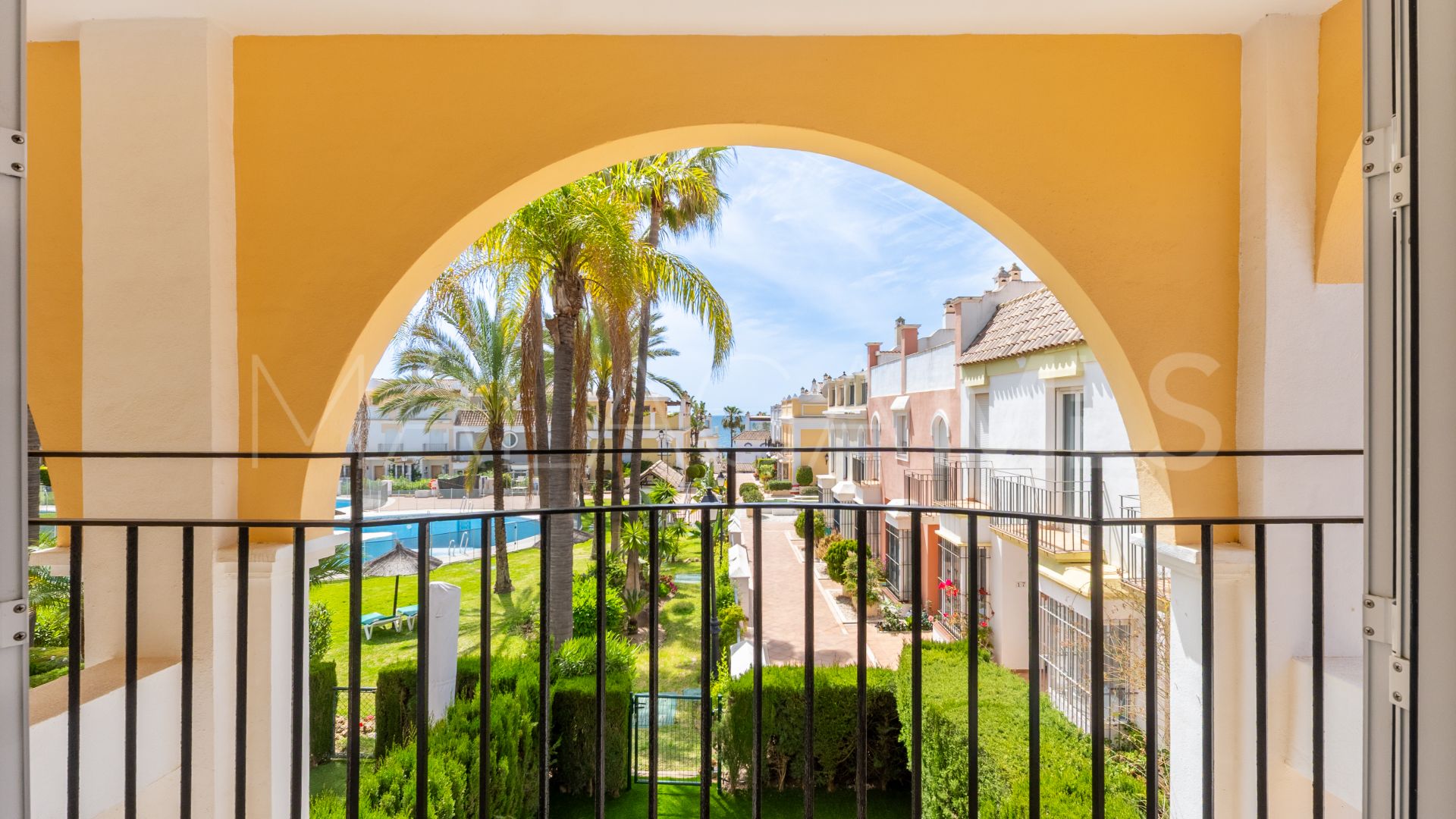 Dunas de Bahia Marbella 3 bedrooms town house for sale