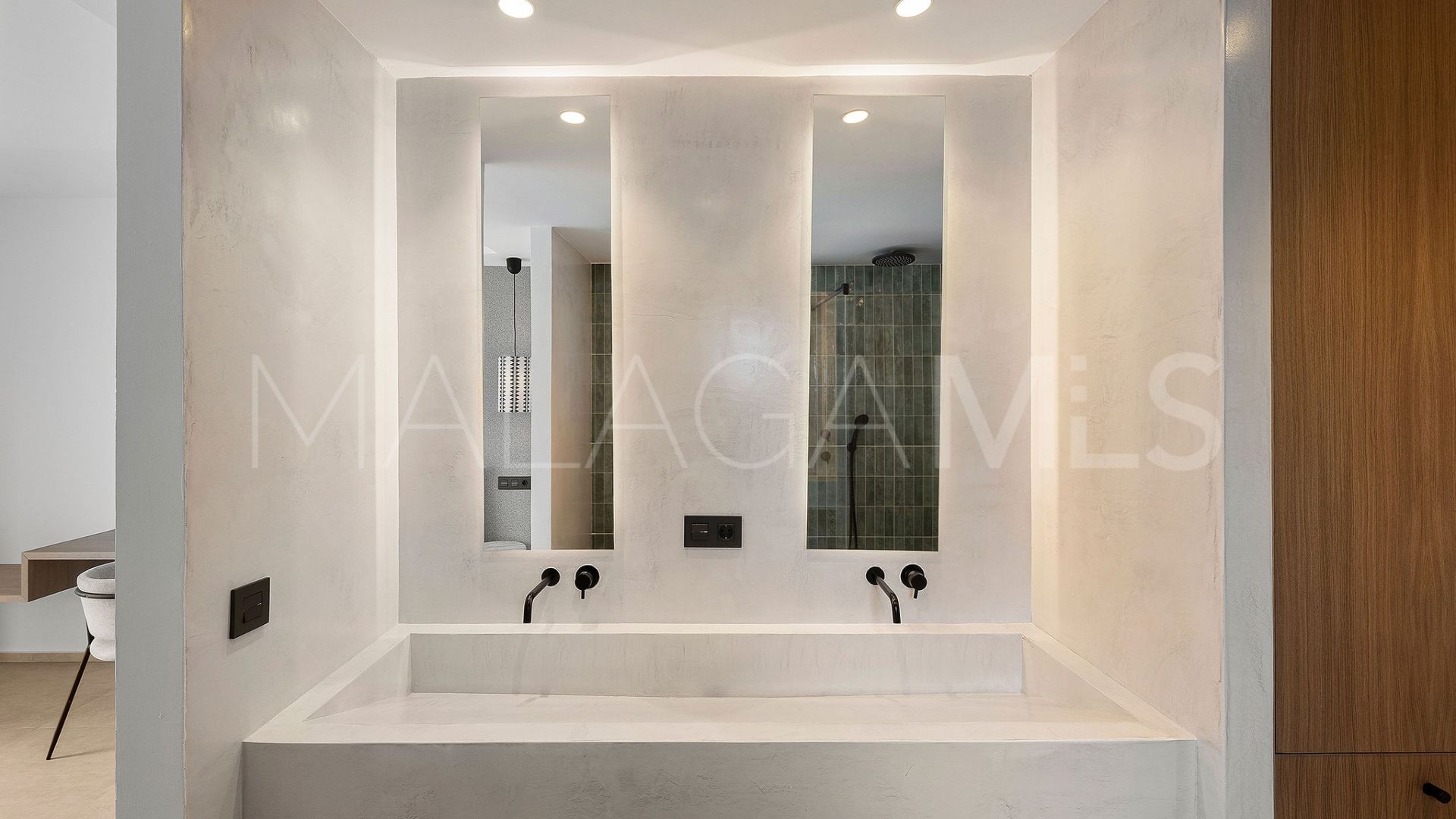 Takvåning for sale in Aloha Gardens