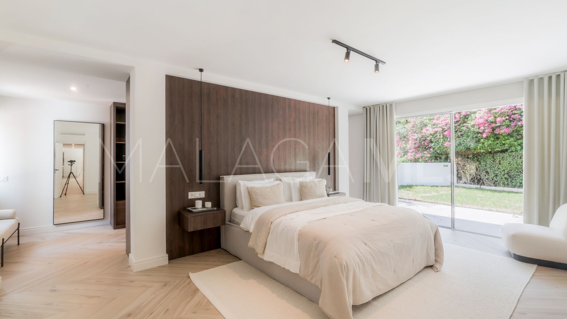 Buy apartamento planta baja in Golden Mile with 4 bedrooms