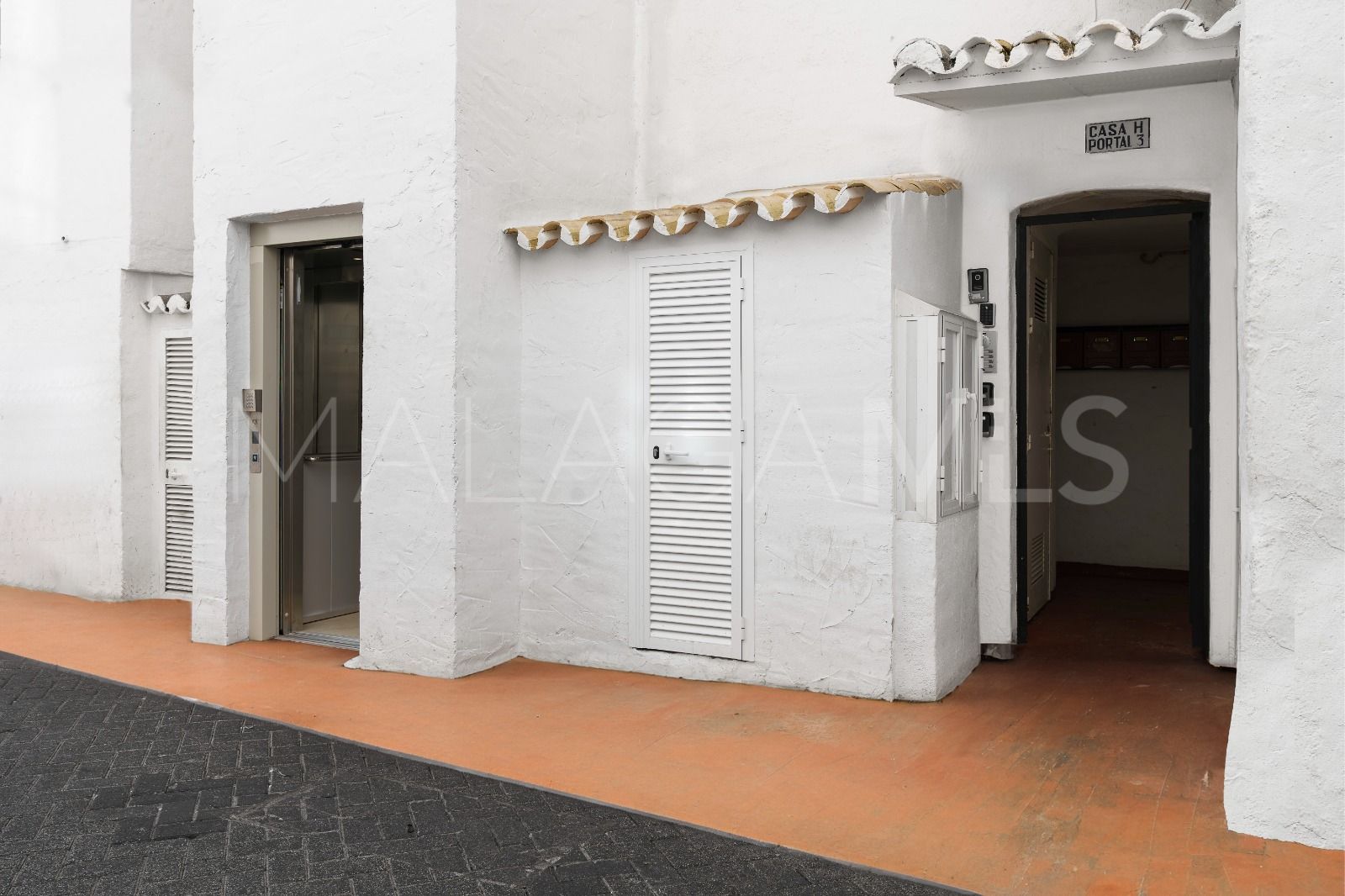 For sale apartment with 3 bedrooms in Marbella - Puerto Banus