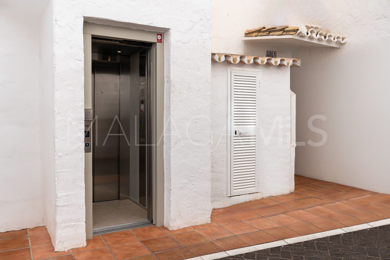 For sale apartment with 3 bedrooms in Marbella - Puerto Banus