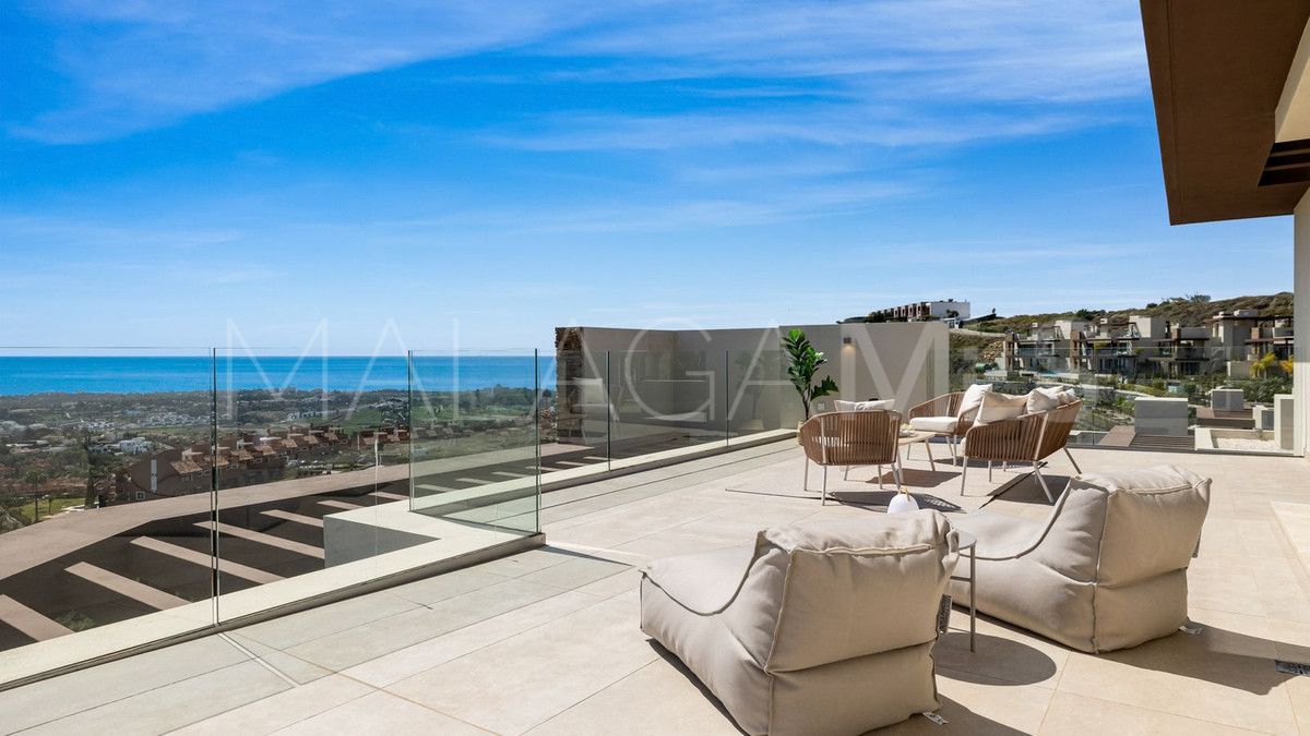 Villa pareada with 4 bedrooms for sale in Benahavis