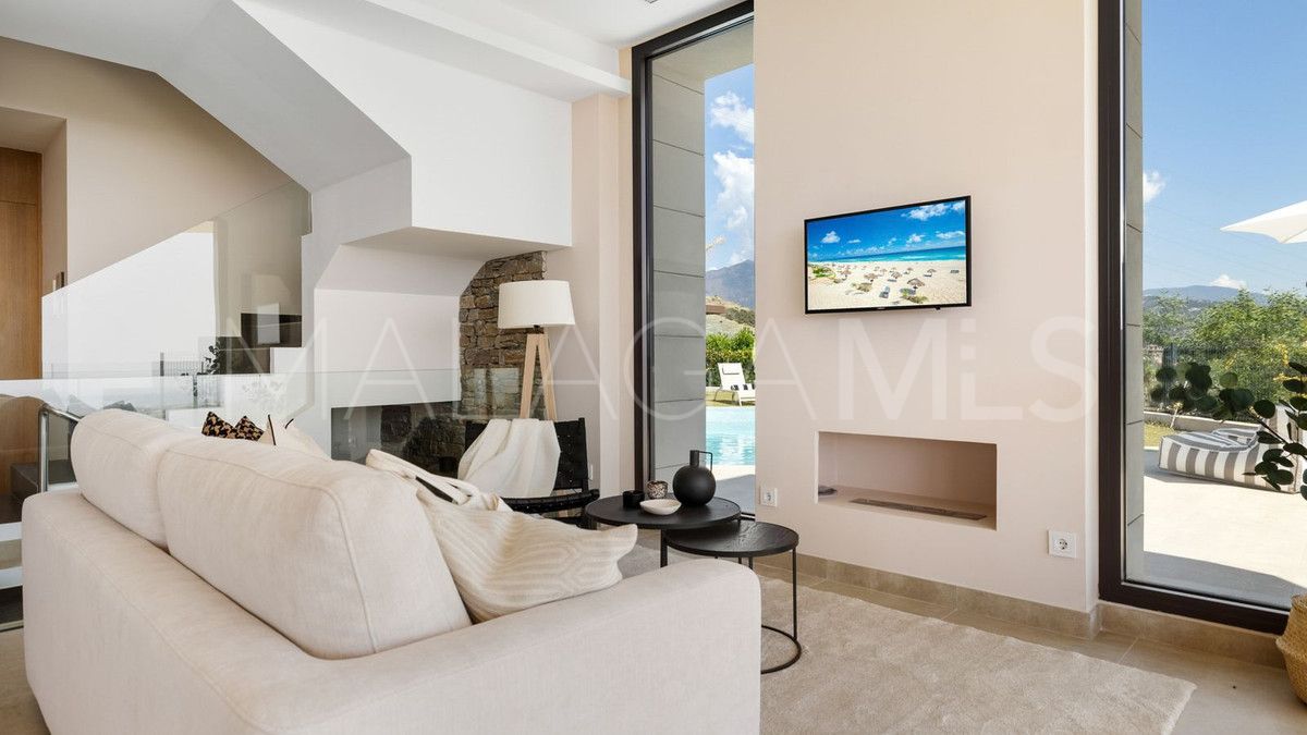 Villa pareada with 4 bedrooms for sale in Benahavis