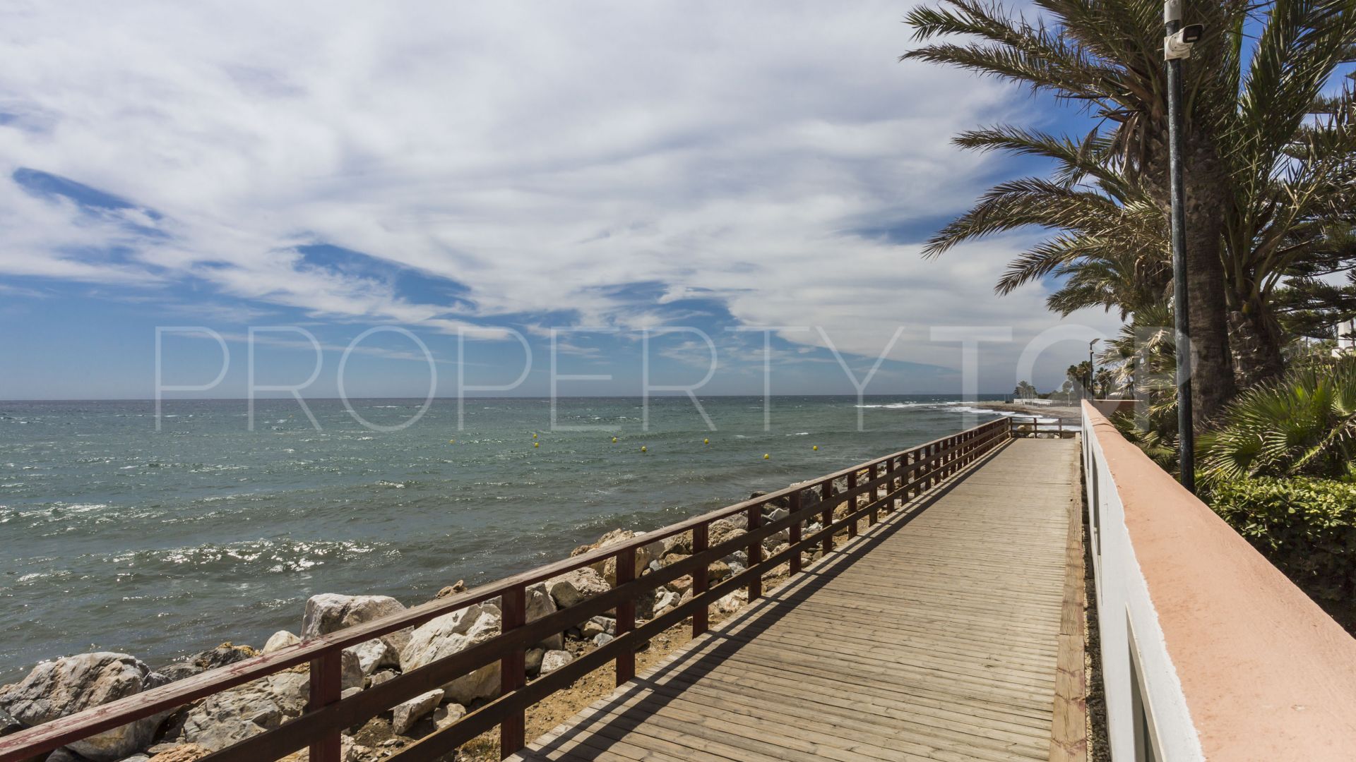 For sale ground floor apartment with 2 bedrooms in Marbella - Puerto Banus