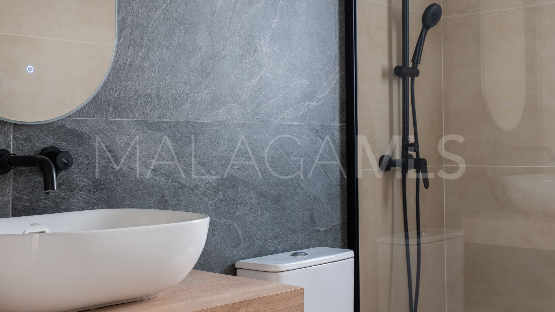 Buy apartment in La Quinta