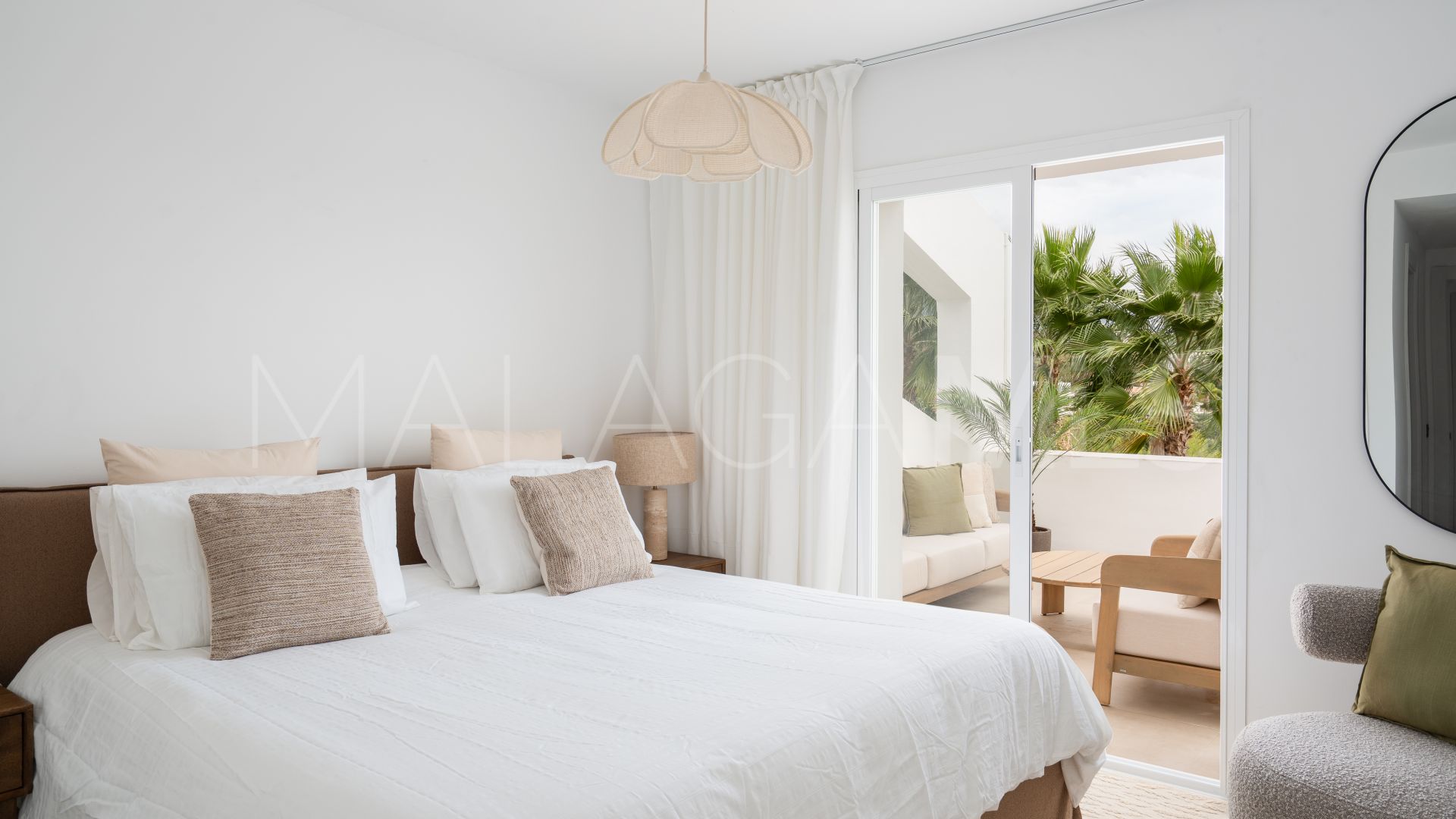 Buy apartment in La Quinta