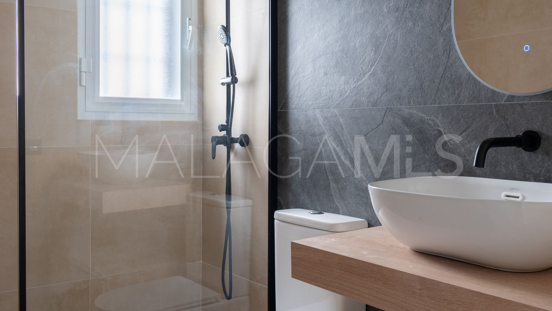 Buy apartment in La Quinta