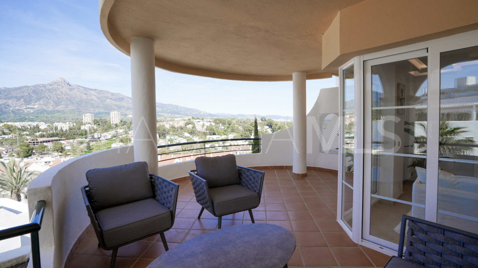 Nueva Andalucia apartment for sale