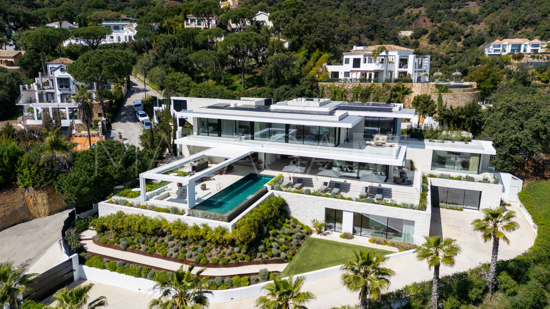 8 bedrooms villa for sale in El Madroñal