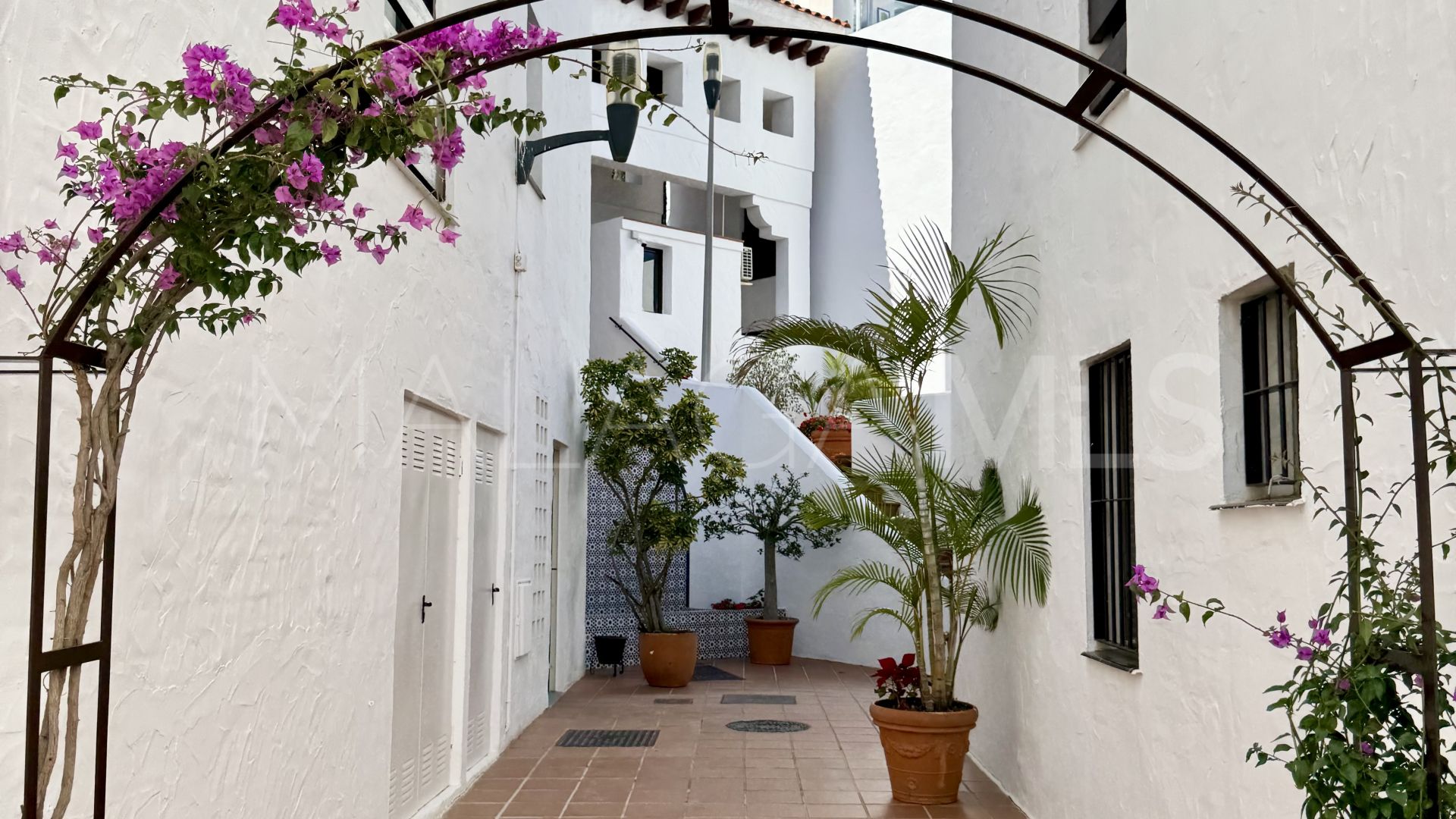Markplanslägenhet for sale in La Maestranza
