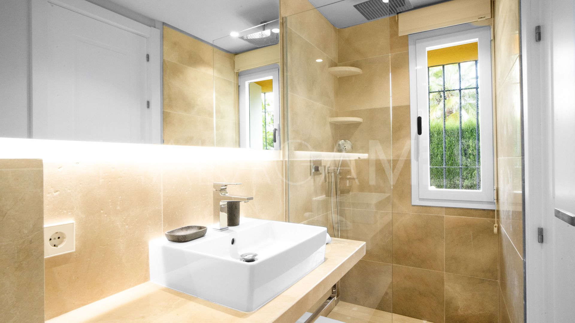 Reihenhaus for sale in Marbella Goldene Meile