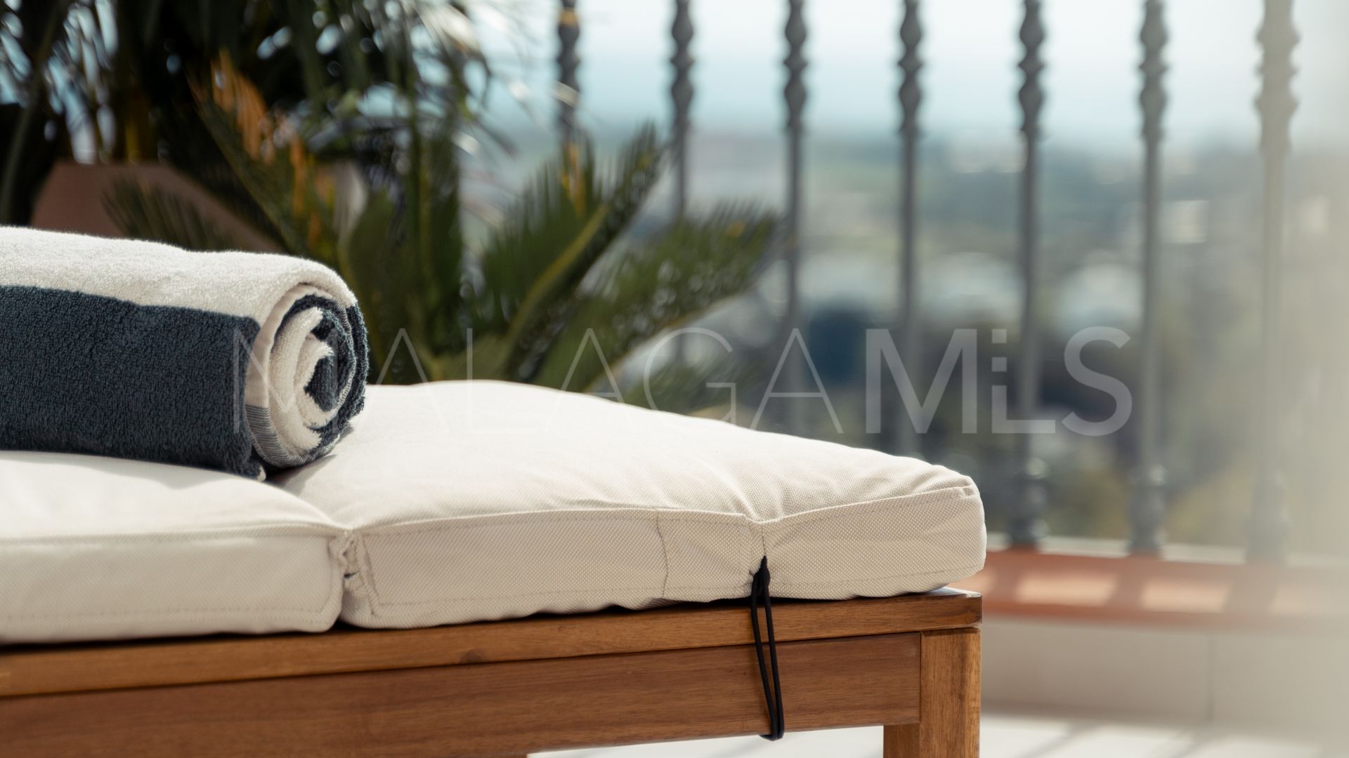 Duplex for sale in Monte Halcones