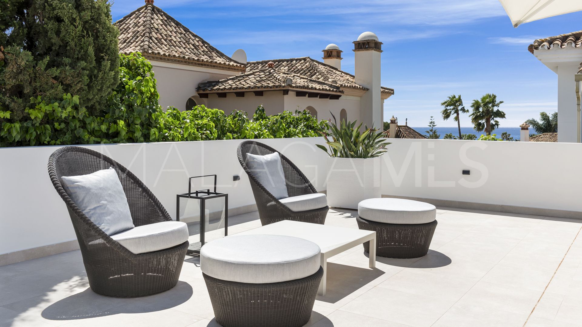 For sale villa with 5 bedrooms in Las Chapas