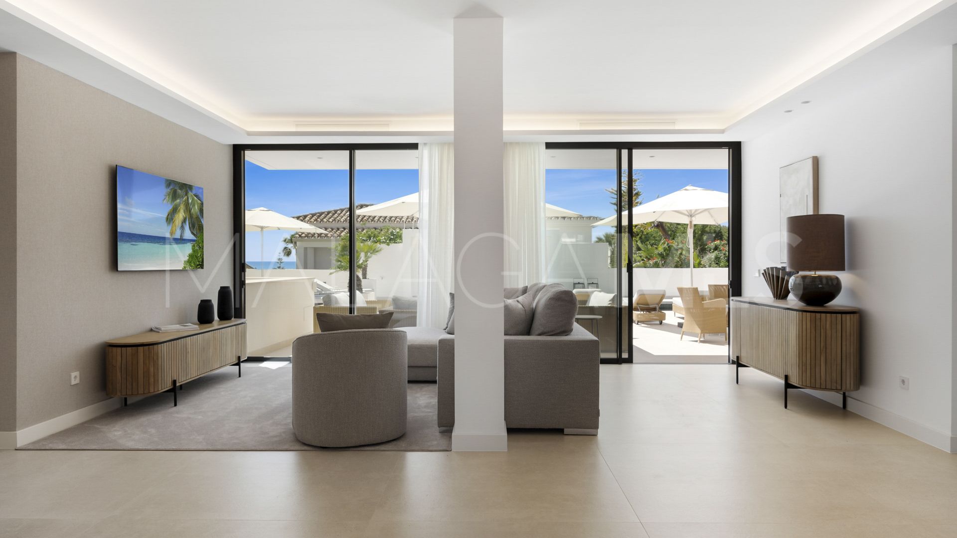 For sale villa with 5 bedrooms in Las Chapas