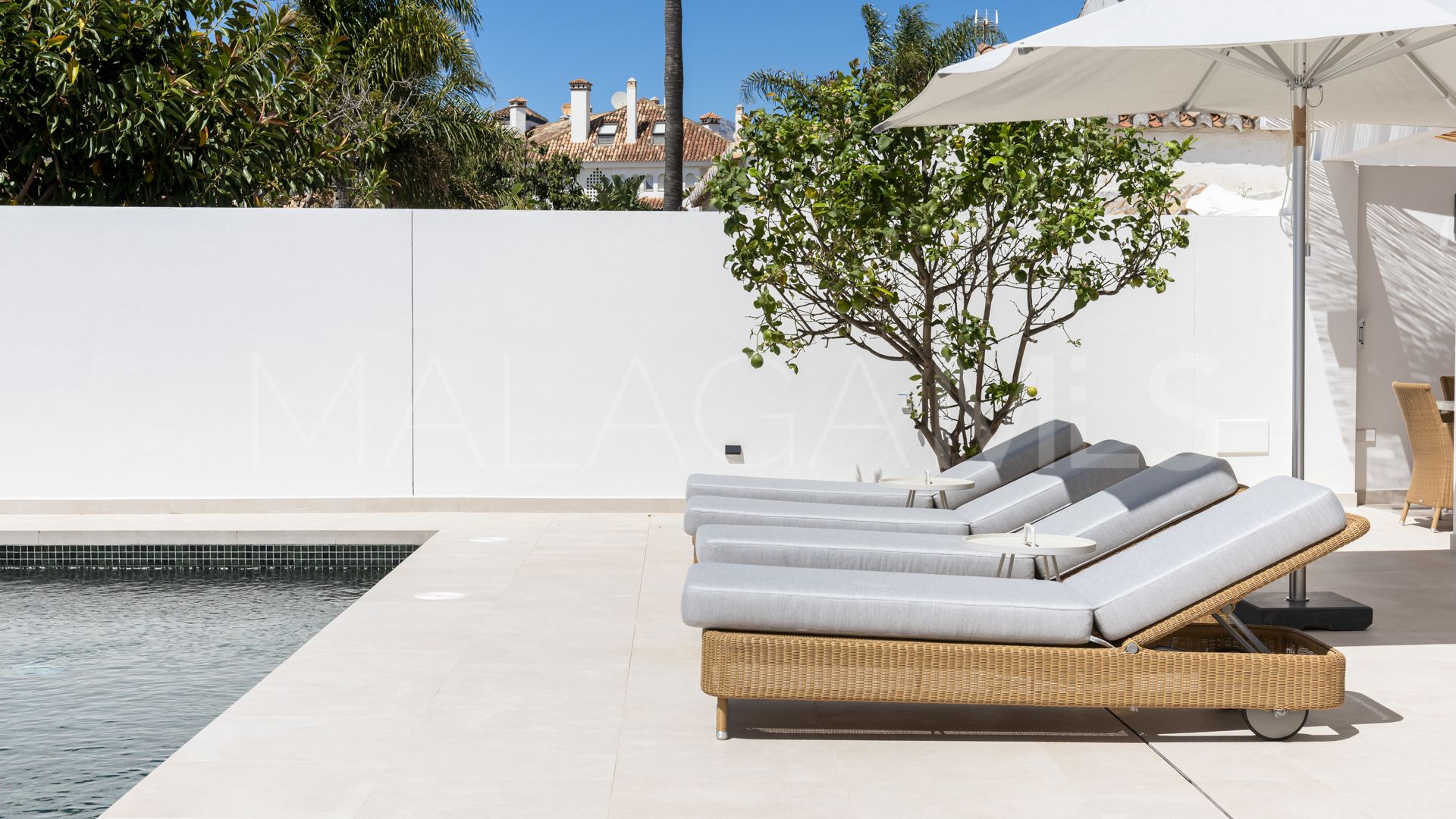 For sale villa with 5 bedrooms in Las Chapas